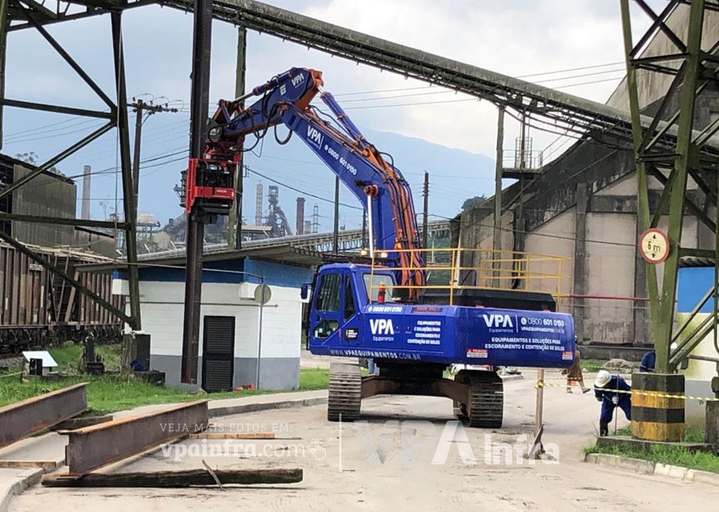 Cravação de Perfil metálico para fundação com Martelo Vibratório - Cubatão/SP